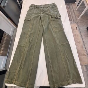 PacSun Low Rise Puddle Olive Utility Cargo Pants stretchy waistband Medium